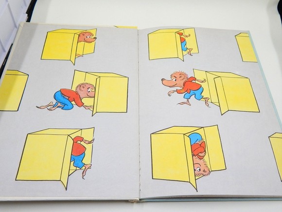 Inside Outside Upside Down Berenstain Bears 1968 Hardcover First Edition - Picture 6 of 12